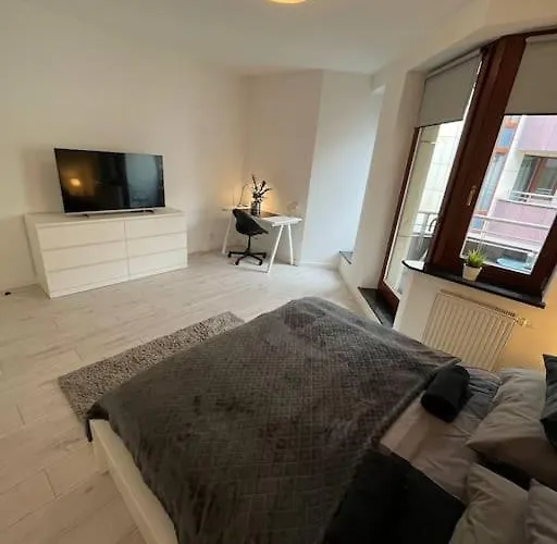 New Old Town -6 People - 200m Town Hall Apartment *